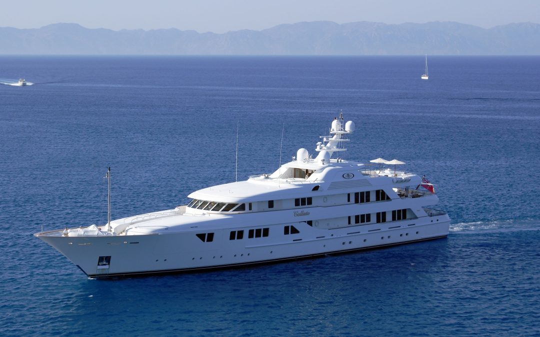 Exploring the Luxurious World of Yacht Charter in Miami, FL